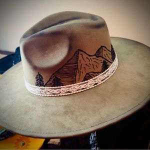 Olive suede fedora with mountain scene/pines! Brand NEW!